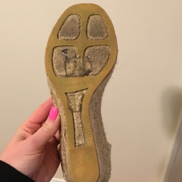 Gently used green espadrilles size 10 - Picture 8 of 8